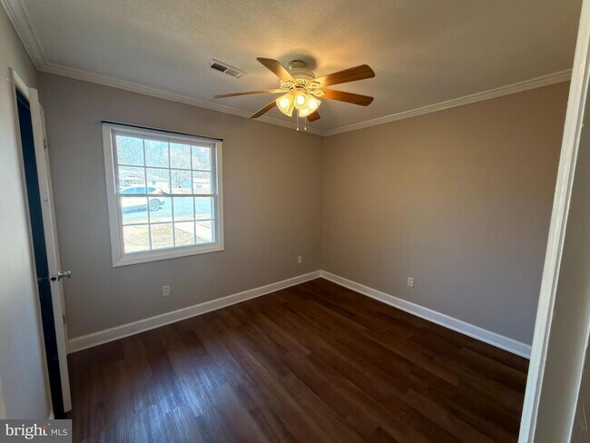 Building Photo - 10325 Gordon Rd