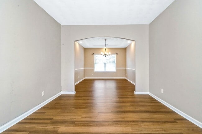 Building Photo - 1000 Pershing Ct