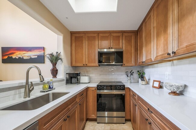 Building Photo - 7639 E Indian Bend Rd