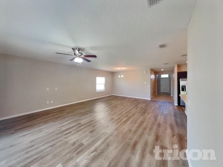 Building Photo - 154 Bloomfield Wy