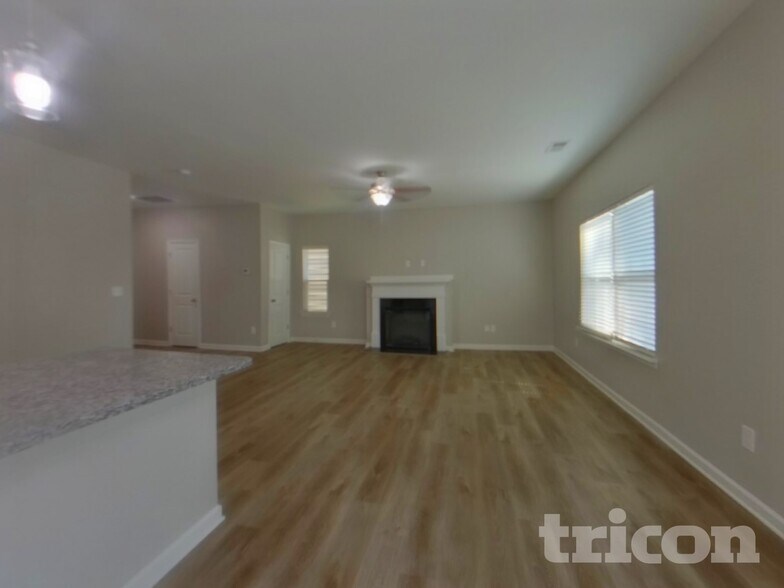 Building Photo - 126 Spring Knoll Dr