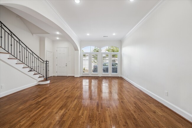 Building Photo - 1715 Nantucket Dr
