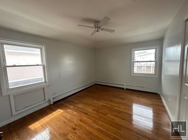 Building Photo - 122 PLACE