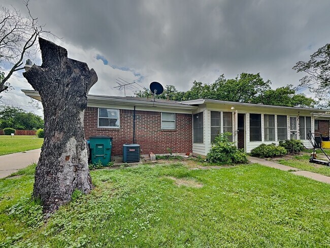 Building Photo - 5311 Purington Ave