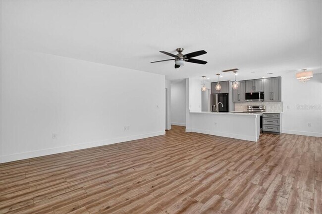 Building Photo - 4230 Shady Oaks Ct