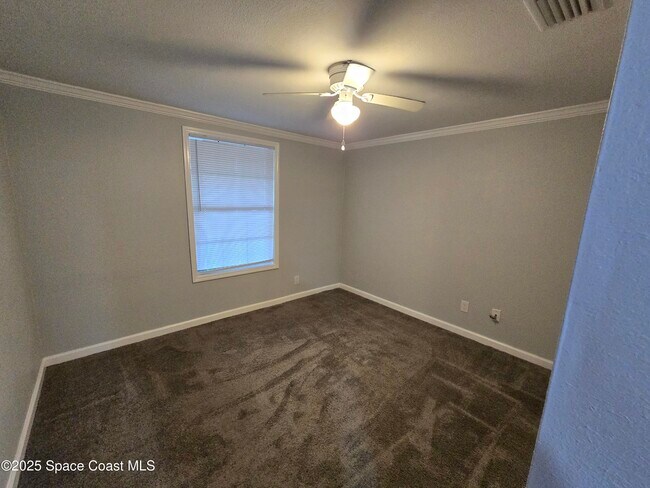 Building Photo - 1700 Bottlebrush Dr