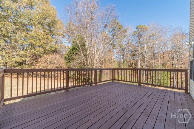 Building Photo - 670 Woodland Ridge Dr