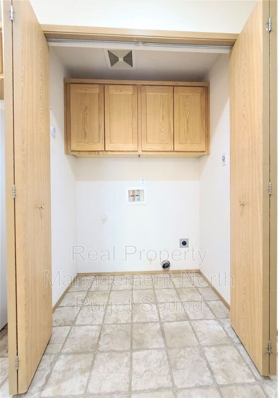 Building Photo - 5953 Grove St