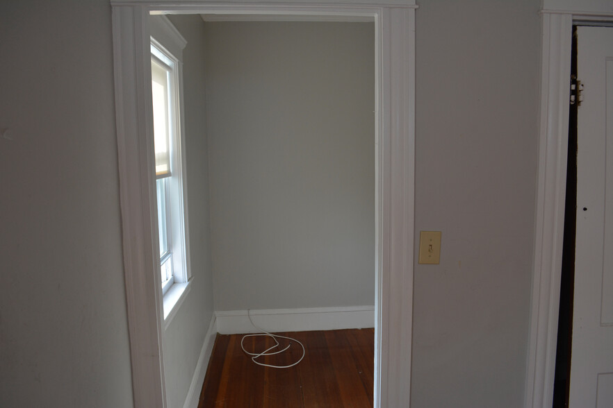 Office Nook - 63 Freeman St