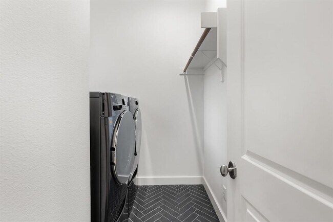 Building Photo - 1529 Barton Springs Rd