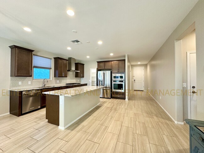 Building Photo - 9814 E Miller Peak Trl