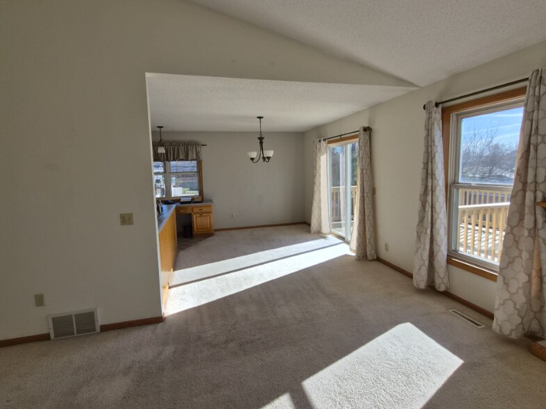 Building Photo - 3119 2nd Ave SW