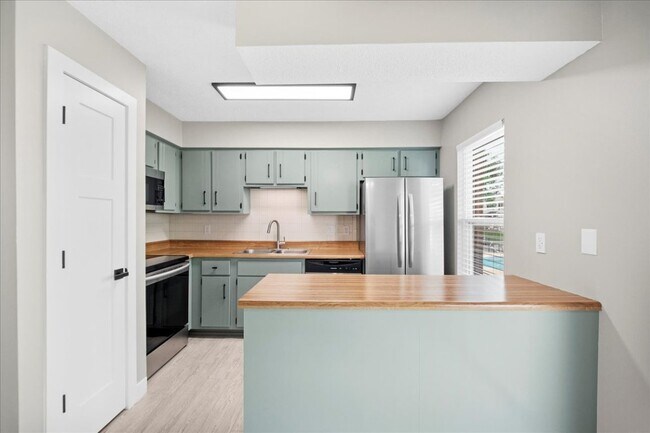 Building Photo - 779 Boca Raton Dr