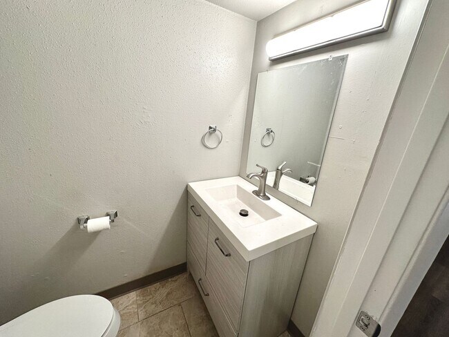 Building Photo - 3822 Southway Dr