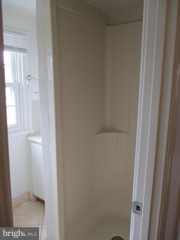 Building Photo - 5945 Franconia Rd