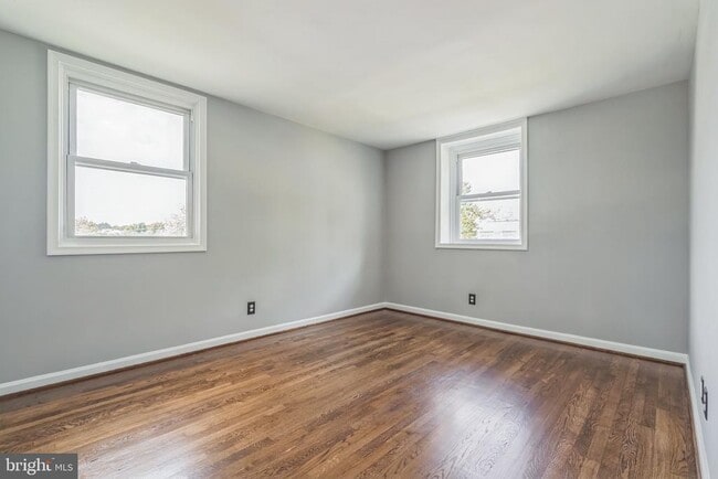 Building Photo - 5919 Daywalt Ave