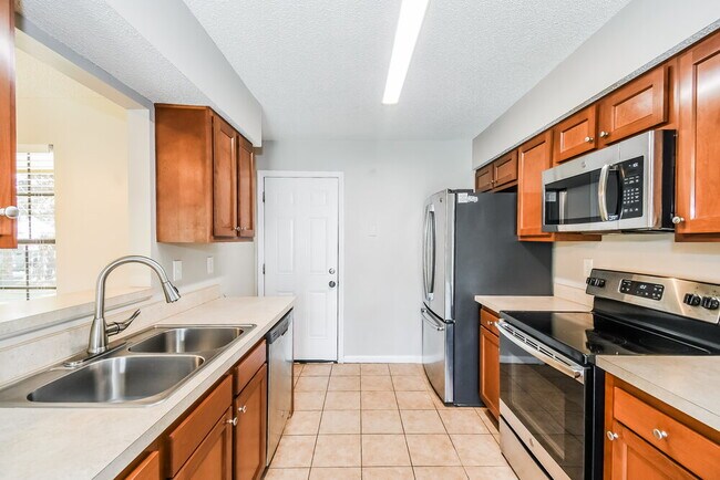 Building Photo - 1545 Kingfisher Blvd