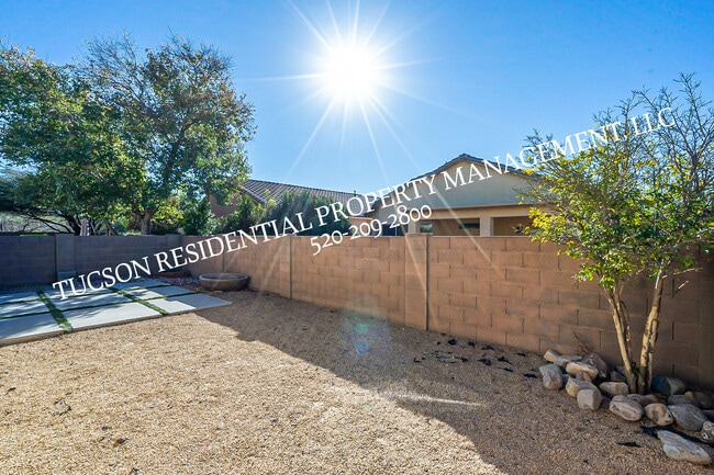 Building Photo - 6070 Wych Elm Pl