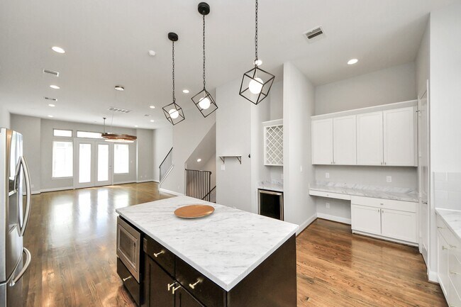 Building Photo - 1265A Bonner St