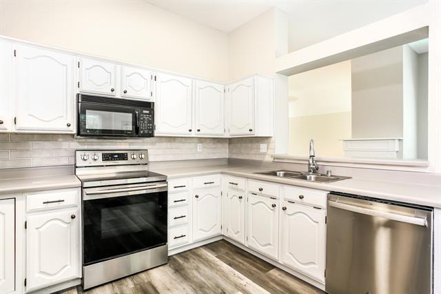 Building Photo - 8102 Lake Bend Dr