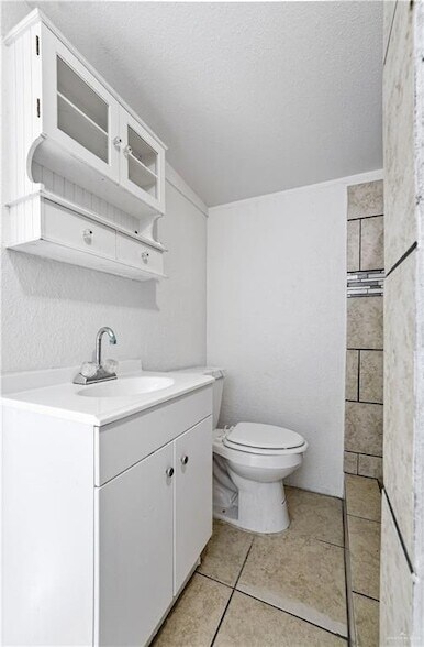 Building Photo - 8516 Hendrix Ave