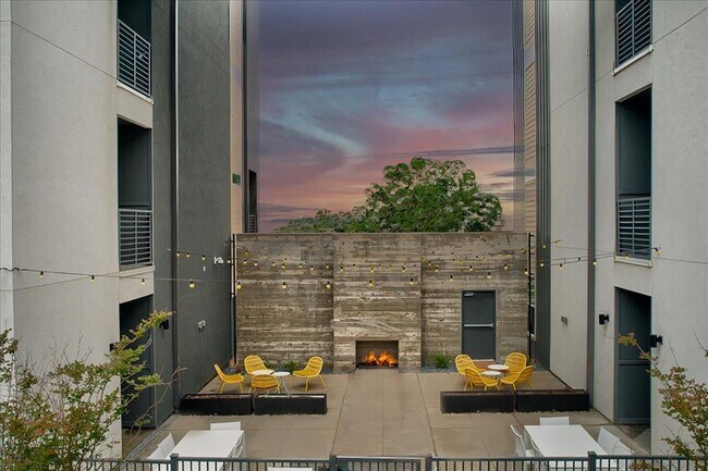 Building Photo - 4801 Springdale Rd