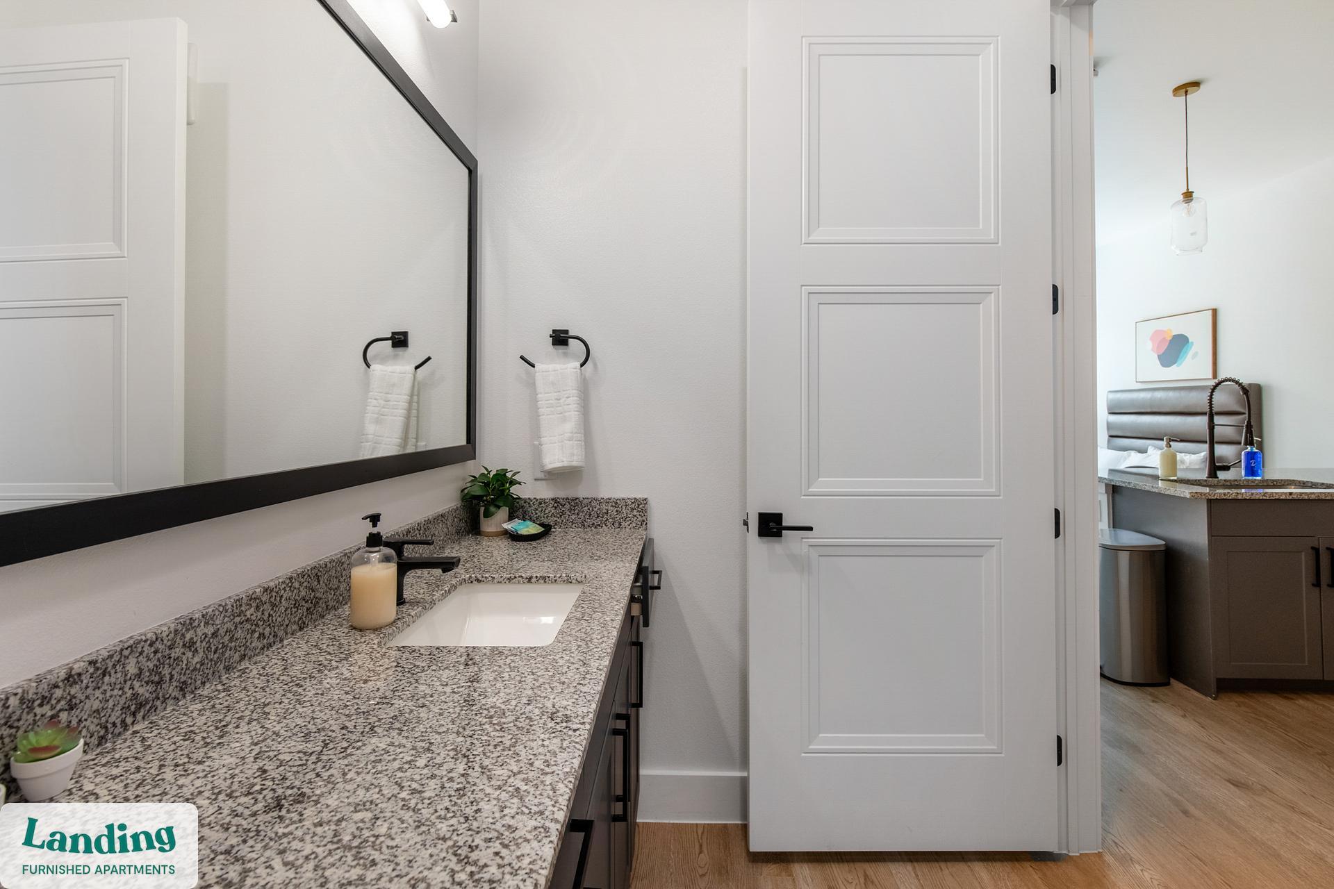 Building Photo - 650 E Sycamore St