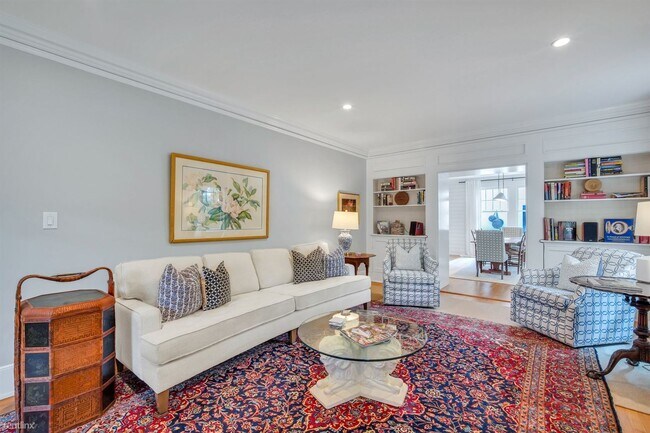 Building Photo - 4 br, 3.5 bath House - 44 E 45th St