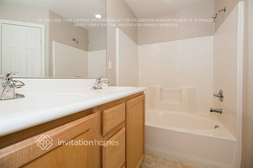 Building Photo - 1063 Burson St