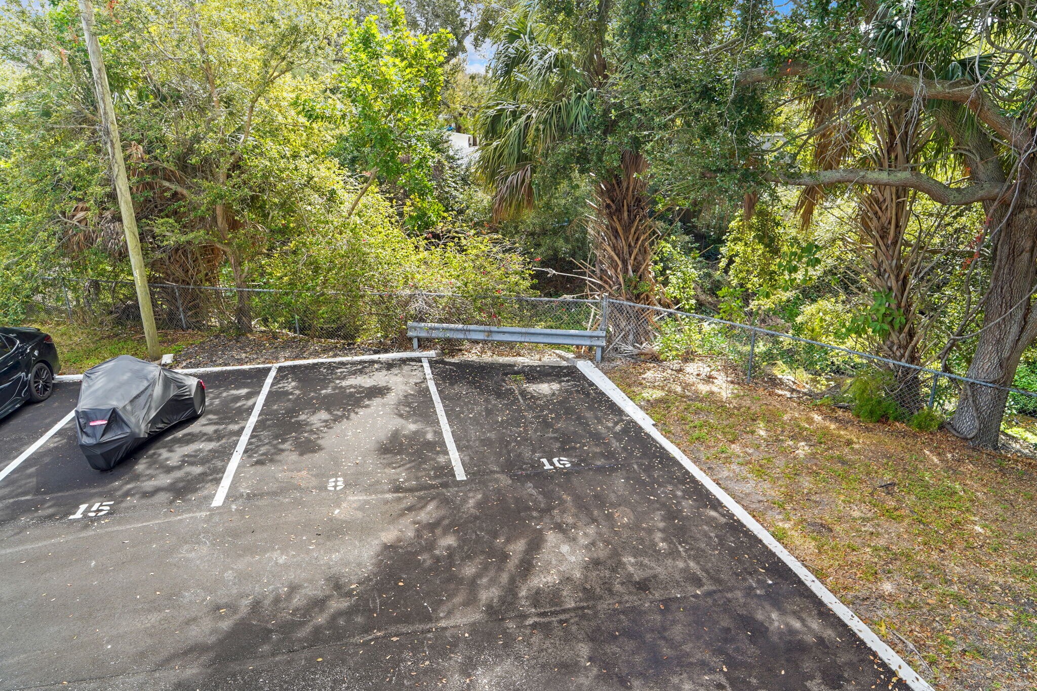 Building Photo - 1345 Drew St