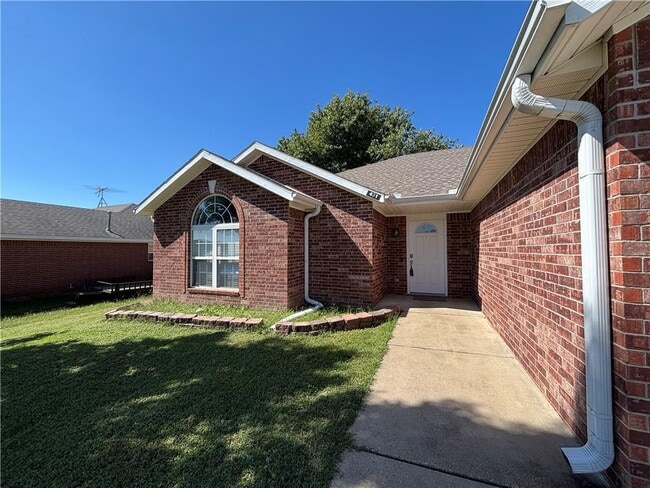 Building Photo - 431 Spicewood Trail