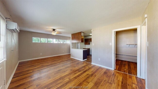 Building Photo - 3004 Longleaf Dr