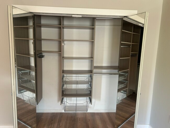 Building Photo - 240 Windward Passage