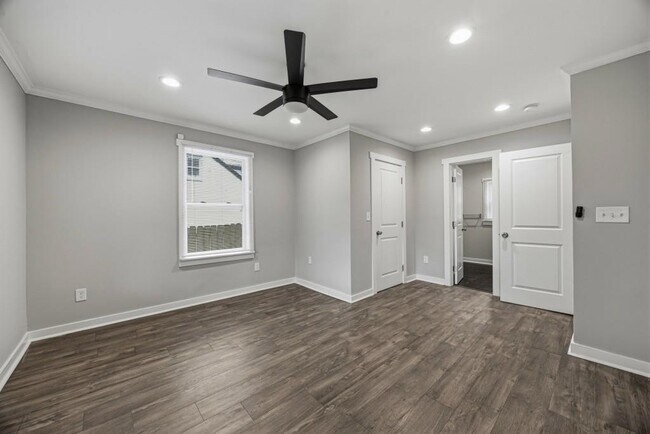 Building Photo - 2455 Lynn Iris Dr