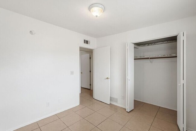 Building Photo - Bright 3-Bed Tucson Rental Home with Expansive Fenced Backyard Near U of A