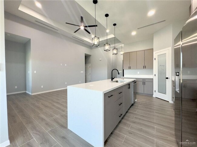 Building Photo - 905 Durango Dr