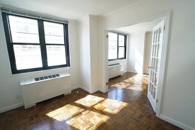 Building Photo - 330 W 58th St