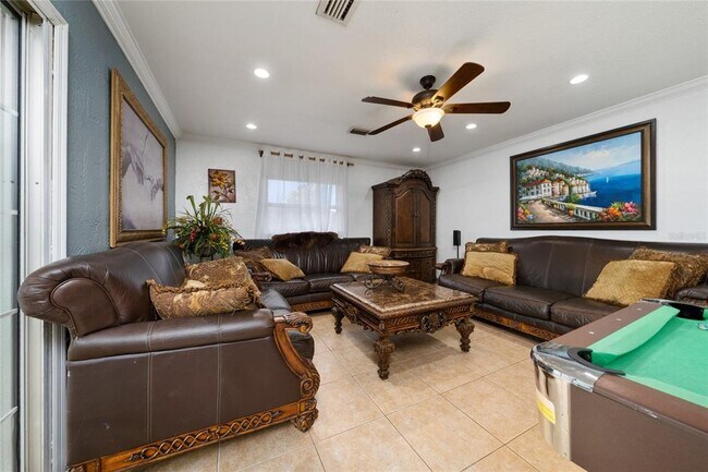 Building Photo - 1265 E Fowler Dr