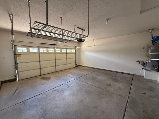 Building Photo - Four Hills Beauty