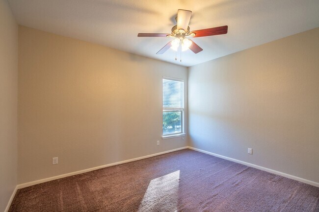 Building Photo - 138 Magnolia Grove Ln