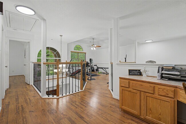 Building Photo - 203 Mapleleaf St