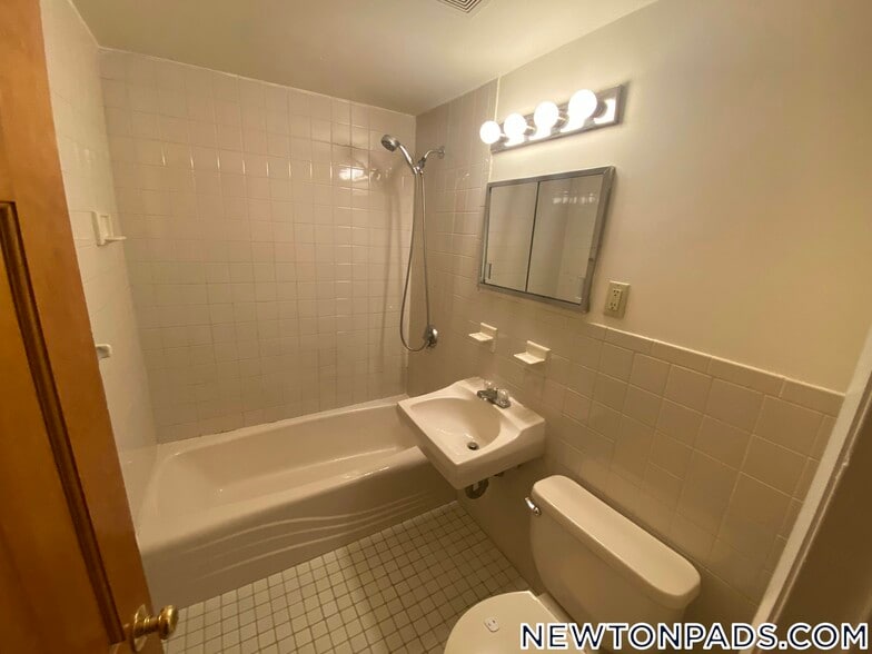 Building Photo - 278 Grove St