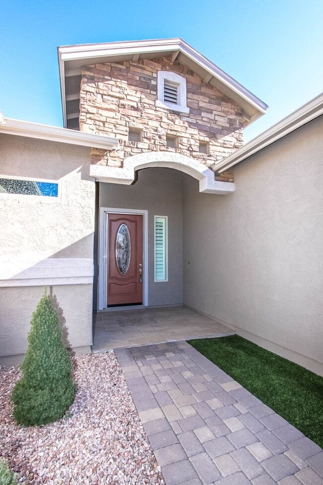 Building Photo - Application pending- 4 Bedroom Home in Granville - APPLICATION PENDING