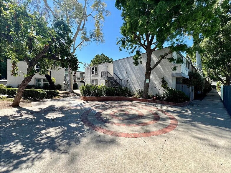 Building Photo - 18620 Hatteras St