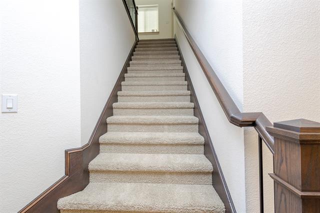 Building Photo - 6337 Saddlebrook Way