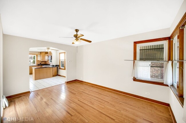 Building Photo - 3 Bed 2 Bath is West Elsdon neighborhood o...