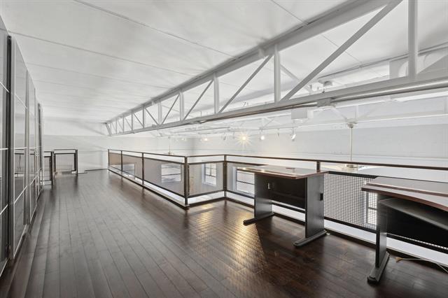 Building Photo - 215 N Walton St