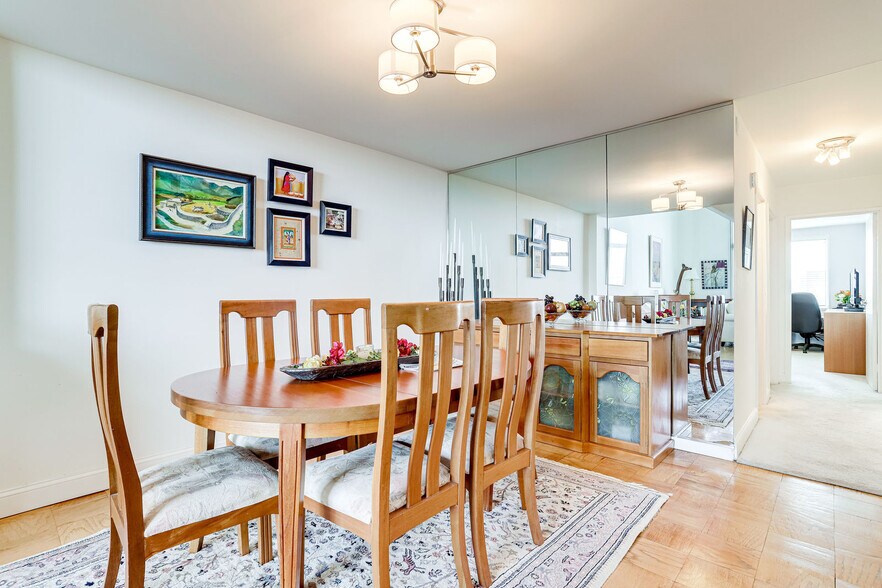 Building Photo - 1200 N Nash St