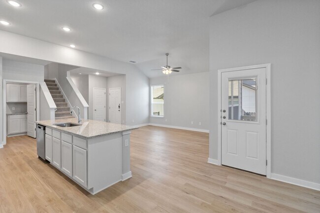 Building Photo - Beautifully 4 bedroom Townhome in Buda- Emma Park