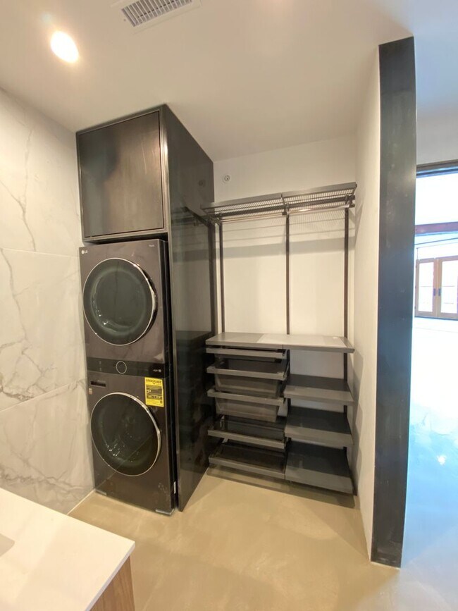 Building Photo - 501 South St